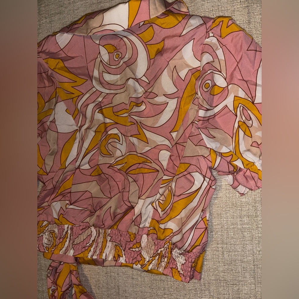 Milk & Honey Retro Mod Swirl Tie Front Smocked Waist Top M Faux Wrap Blouse - Picture 7 of 9